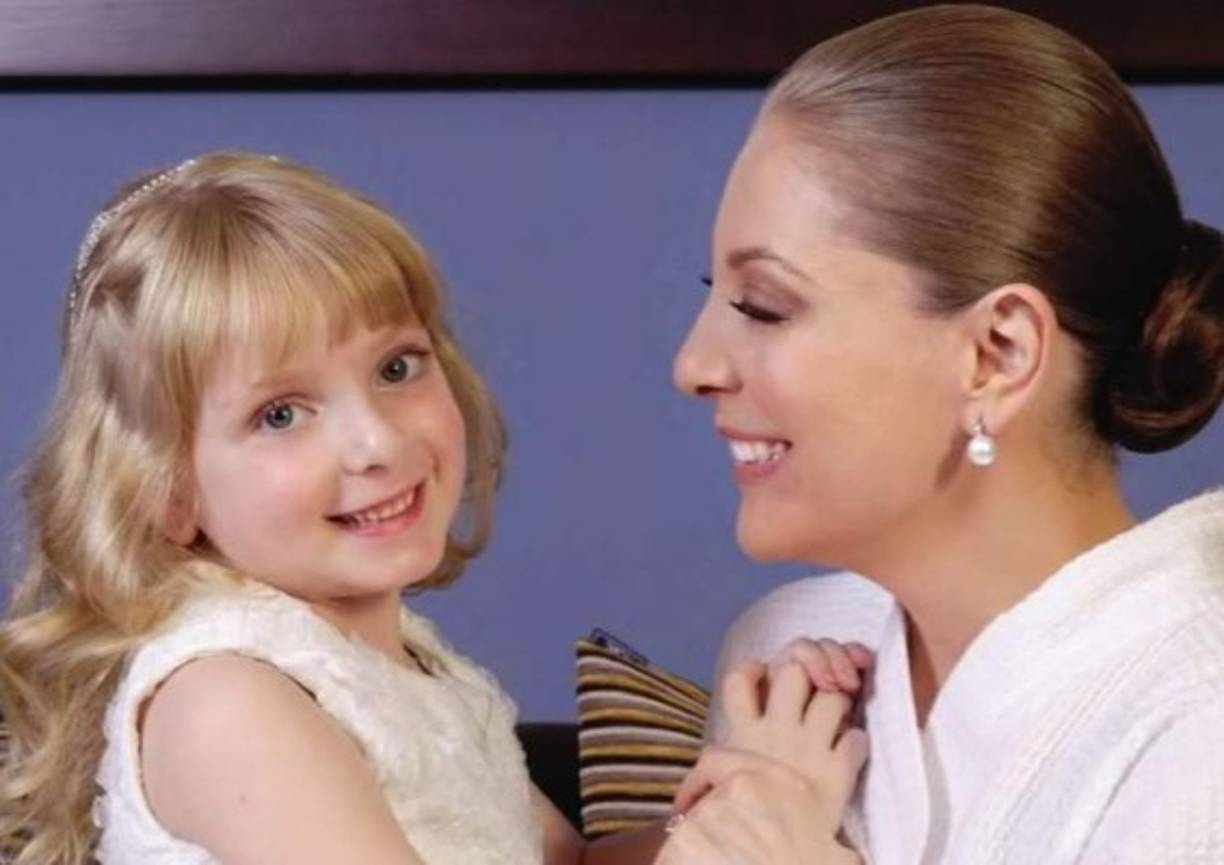 Para muchos es conocido que la pequeña Constanza no tiene una relación cercana con su padre Santiago Creel.