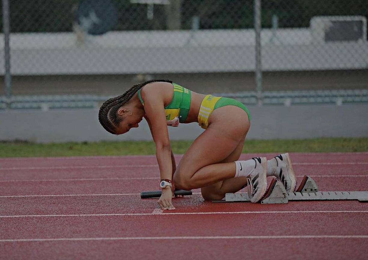 El padre de la joven atleta también lamentó su muerte en una publicación en las redes sociales de su negocio. “Sus alas ya estaban listas para volar, pero mi corazón nunca estuvo listo para verla partir. Dios les brinde fortaleza a todos ante este difícil momento. Rogamos al Todopoderoso que provea paz y consuelo a sus padres, amigos y demás familiares. Descanse en paz”, escribió roto de dolor.