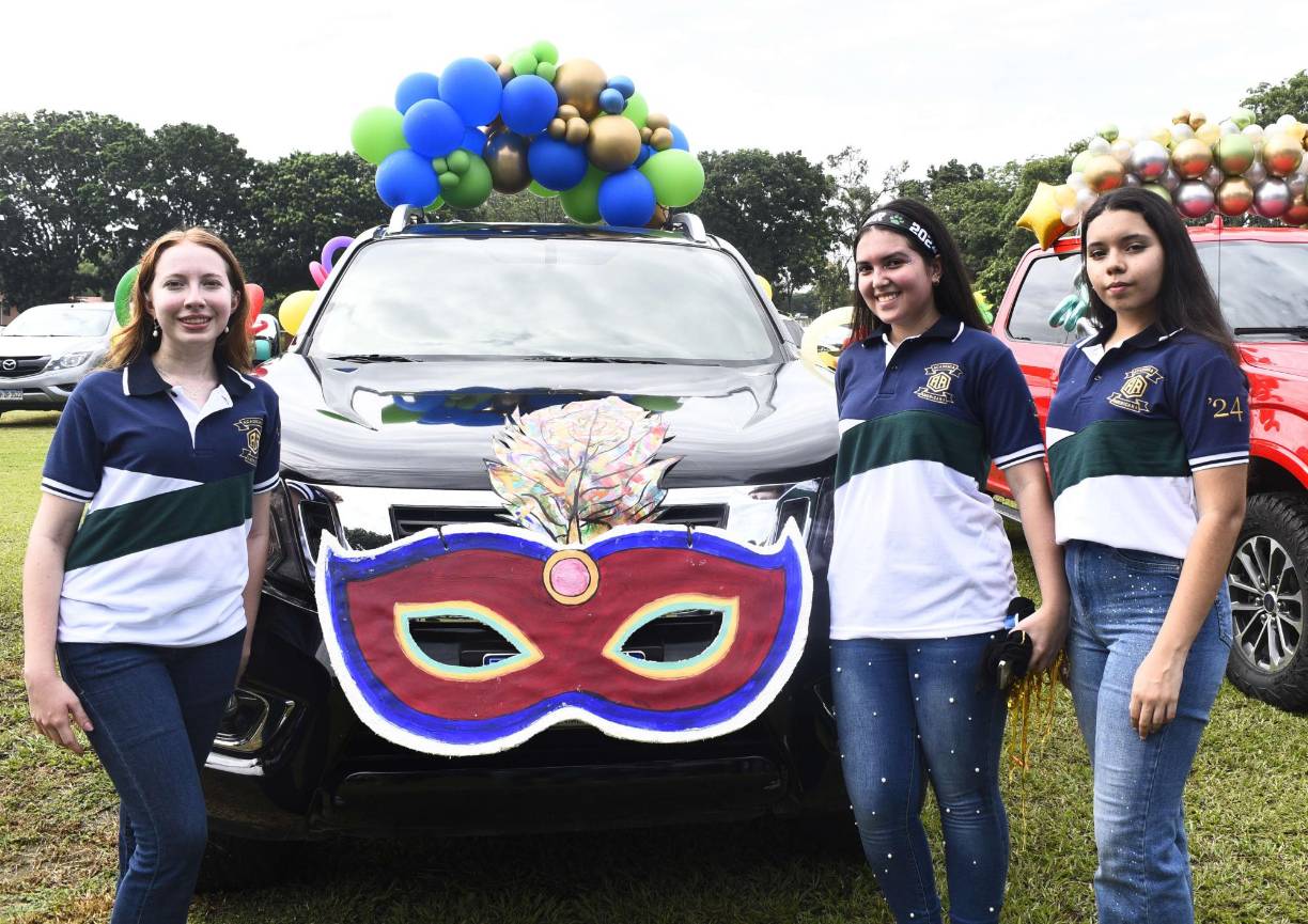 Daniela Sanzio, Melody Gonzalez y Valeria Sabillon