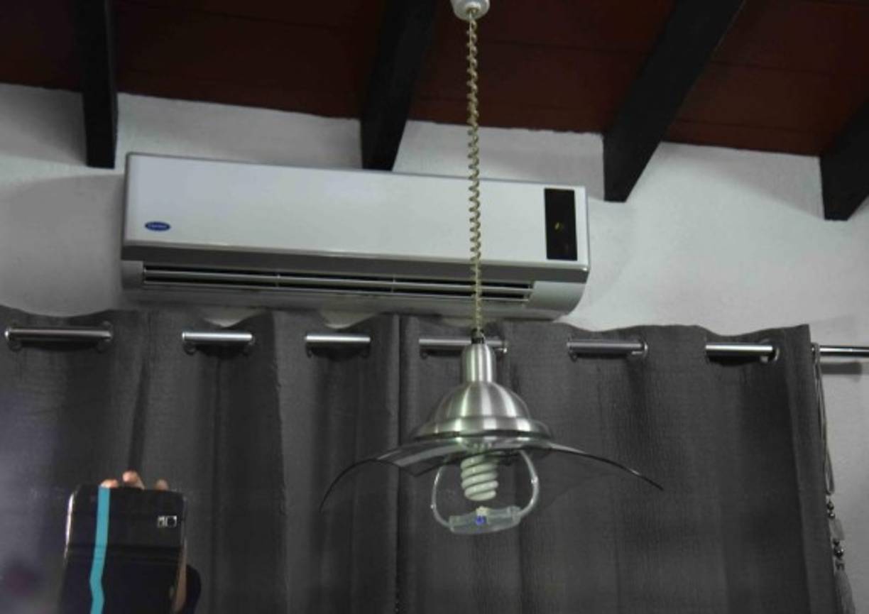 Al interior de la cárcel de Tacumbú muchos presos lamentaron que su célebre compañero, habitante de la 'celda VIP', como la conocían, haya sido trasladado tras revelarse los privilegios de su detención.