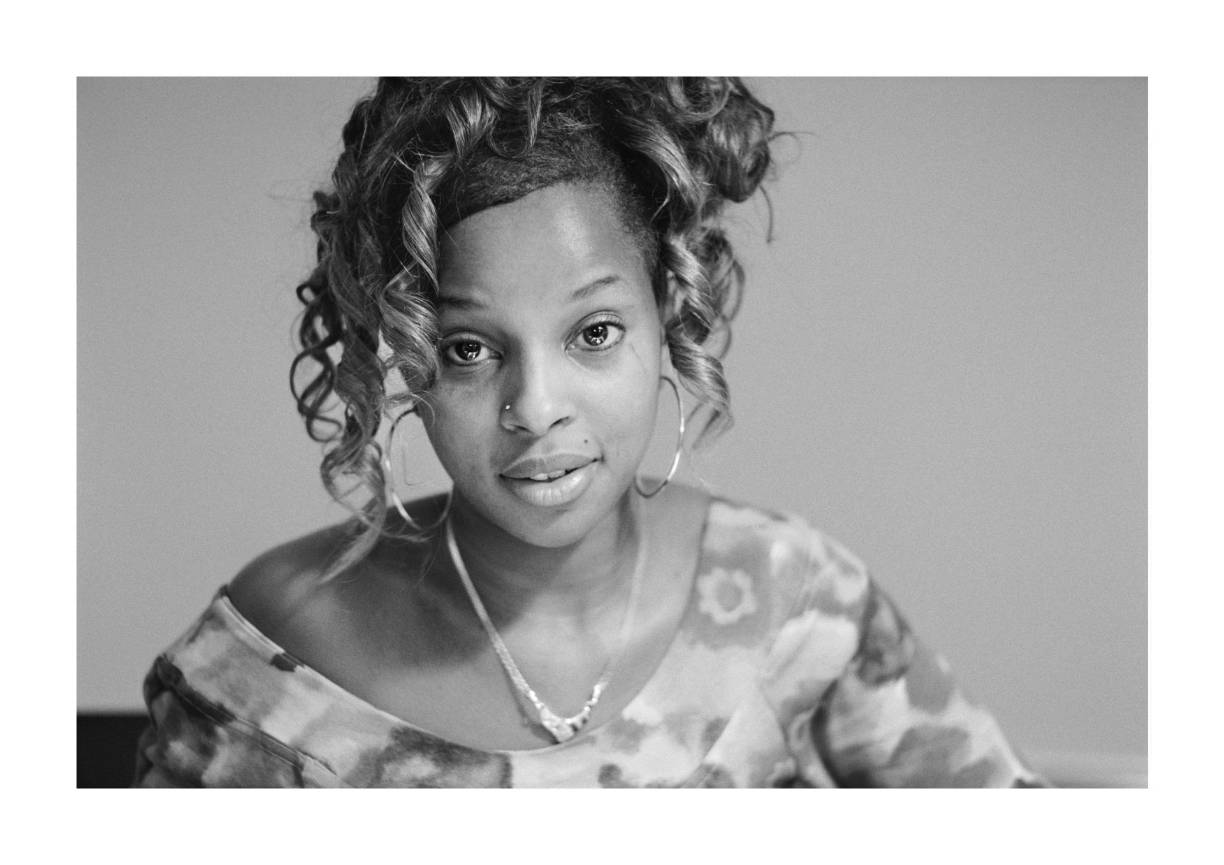 Por su parte, Lisa Leone, le tomó esta foto a la rapera Mary J. Blige. Es una exhibición que comenzó el jueves 26 de enero en Nueva York. “Hip-Hop: Conscious, Unconscious” (“Hip-Hop: consciente, inconsciente) estará abierto al público en el museo Fotografiska, hasta el 21 de mayo, explora las personas, los lugares y las cosas que el hip-hop ha aportado cerca de cumplirse el 50 aniversario de su nacimiento, el 11 de agosto de 1973, en el sur de El Bronx.