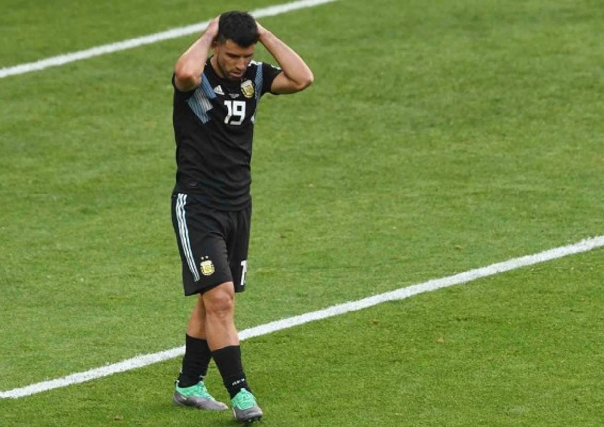 Sergio Agüero: Fue de lo poco rescatable de Argentina ante Islandia ya que anotó un gol, seguirá en el ataque de Argentina.