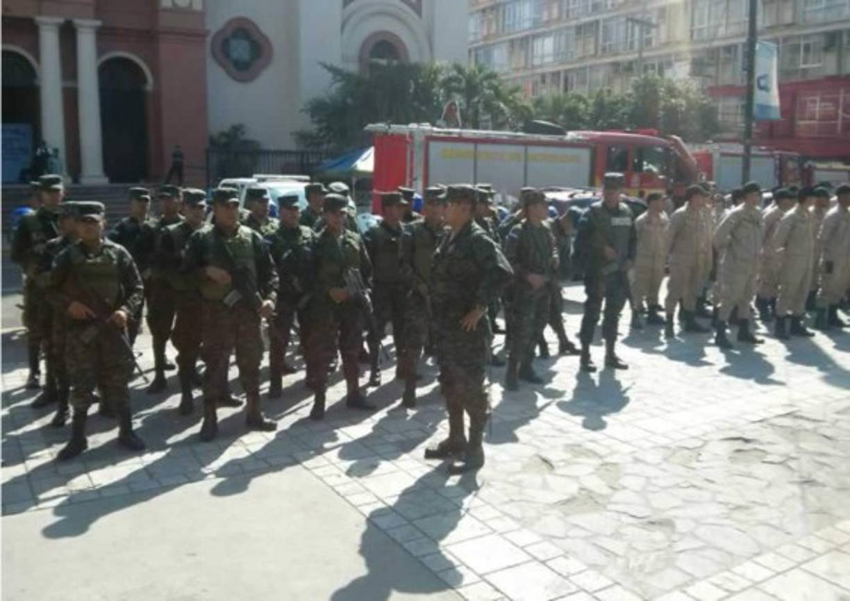 Todos los años elementos militares forman parte de la actividad que brinda seguridad a la población en esta temporada navideña.