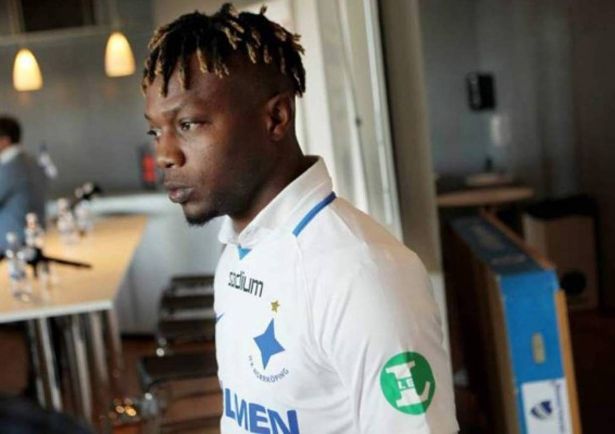 El representante de Kevin Álvarez ha tenido ofertas de Bélgica y Portugal por el defensor hondureño que jugó anteriormente en el Olimpia. Además, no se descarta que tenga una oportunidad en la MLS.