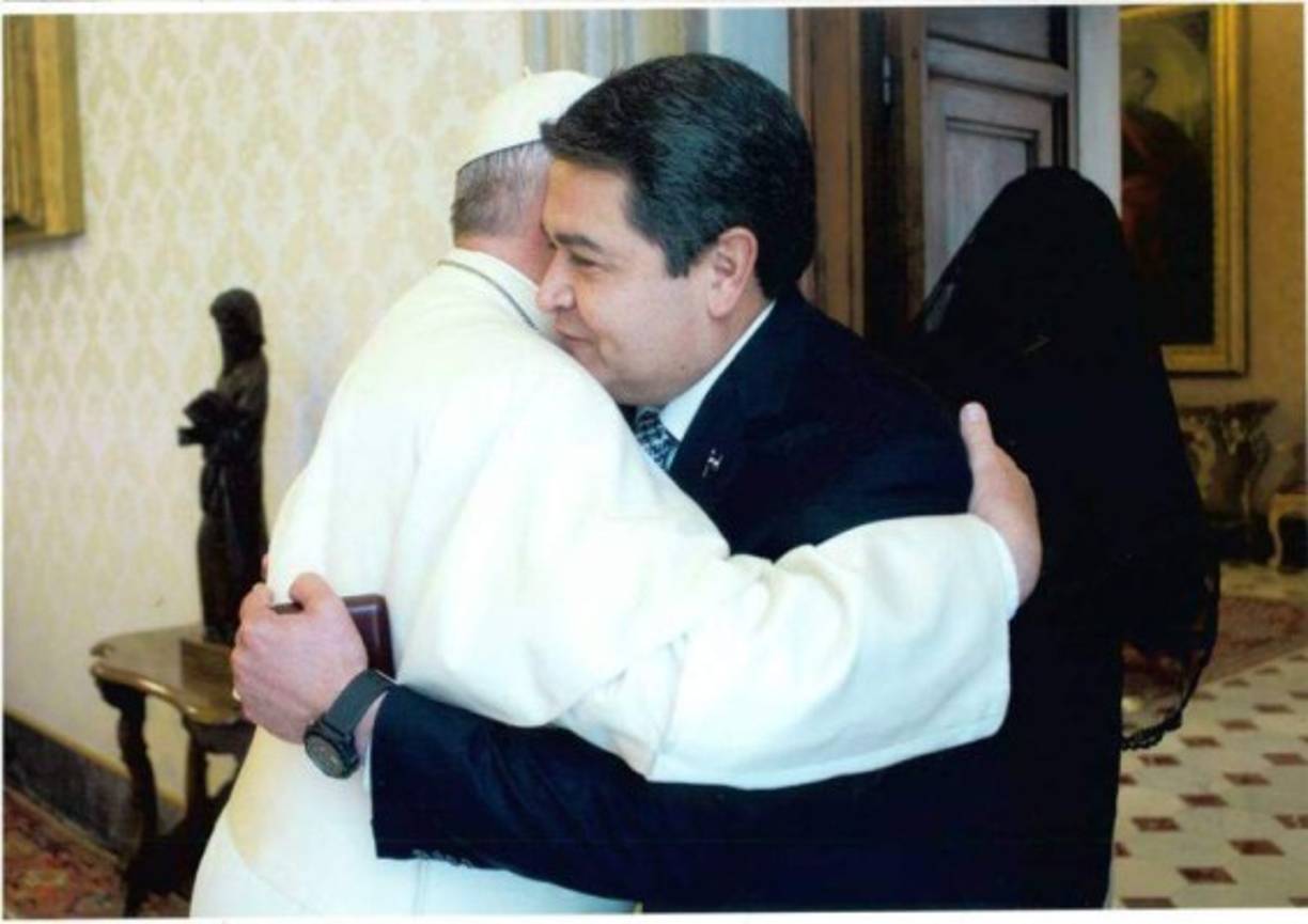 El presidente de Honduras, Juan Orlando Hernández, se reunió con el Papa Francisco en Roma el año pasado.