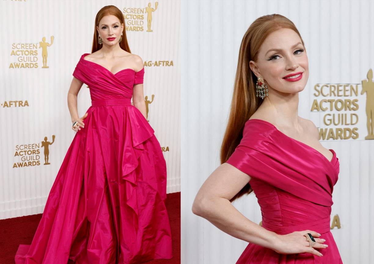 La actriz estadounidense Jessica Chastain, bella con este vestido color rosa fucsia. 