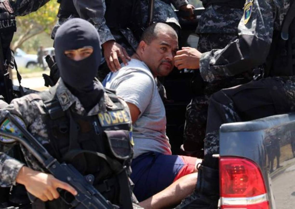 Carlos Arnaldo Lobo. Capturado el 26 de marzo de 2014 en San Pedro Sula. Fue enviado a Estados Unidos el 8 de mayo de ese mismo año. Fue el primer extraditable. Salió en avión privado desde Palmerola. Condenado a 20 años de prisión. Se encuentra recluido en una cárcel del Florida. En abril de 2014, el Departamento del Tesoro de Estados Unidos lo identificó como un operador en Centroamérica del Cártel de Sinaloa del recién recapturado Joaquín El Chapo Guzmán, y lo incluyó en una lista de narcotraficantes importantes.