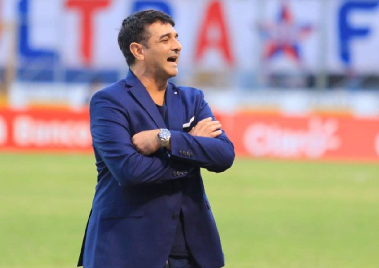 El argentino Diego Vázquez, actual entrenador del Motagua, ha sido un serio candidato para tomar el puesto y el propio técnico se ha mostrado ilusionado con la idea.