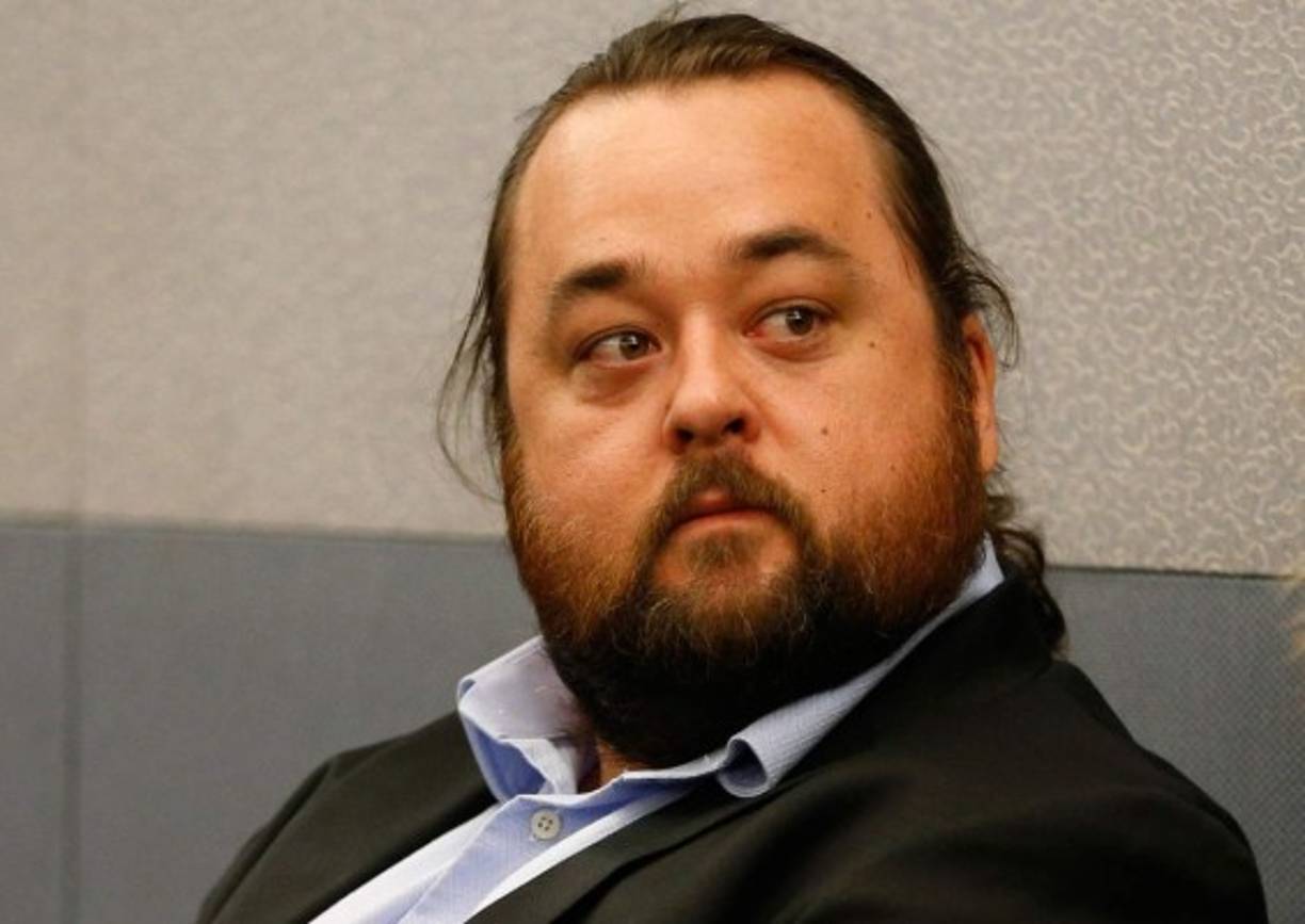 Estuvo en prisión, pero gracias a pagar una fianza de 62 mil dólares quedó en libertad. Tras esto, Chumlee decidió dar un giro a su vida y lo primero que procuró fue bajar de peso.