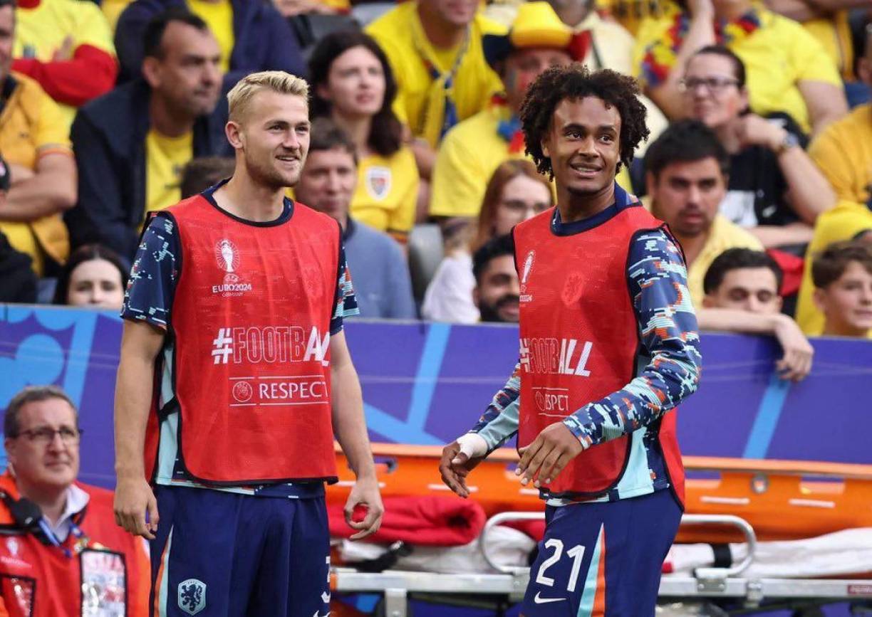 Asimismo revela que Zirkzee y De Ligt jugarán en Manchester United.Tanto el delantero como el defensor, ambos de Países Bajos, recibieron la llamada del técnico Erik ten Hag y logró convencerlos.