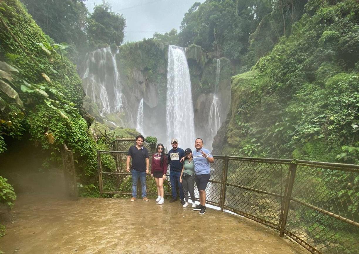 Las Cataratas de Pulhapanzak es uno de los sitios más atractivos de Honduras, ya que cuenta con hermosos paisajes naturales, rodeado de flora y fauna.