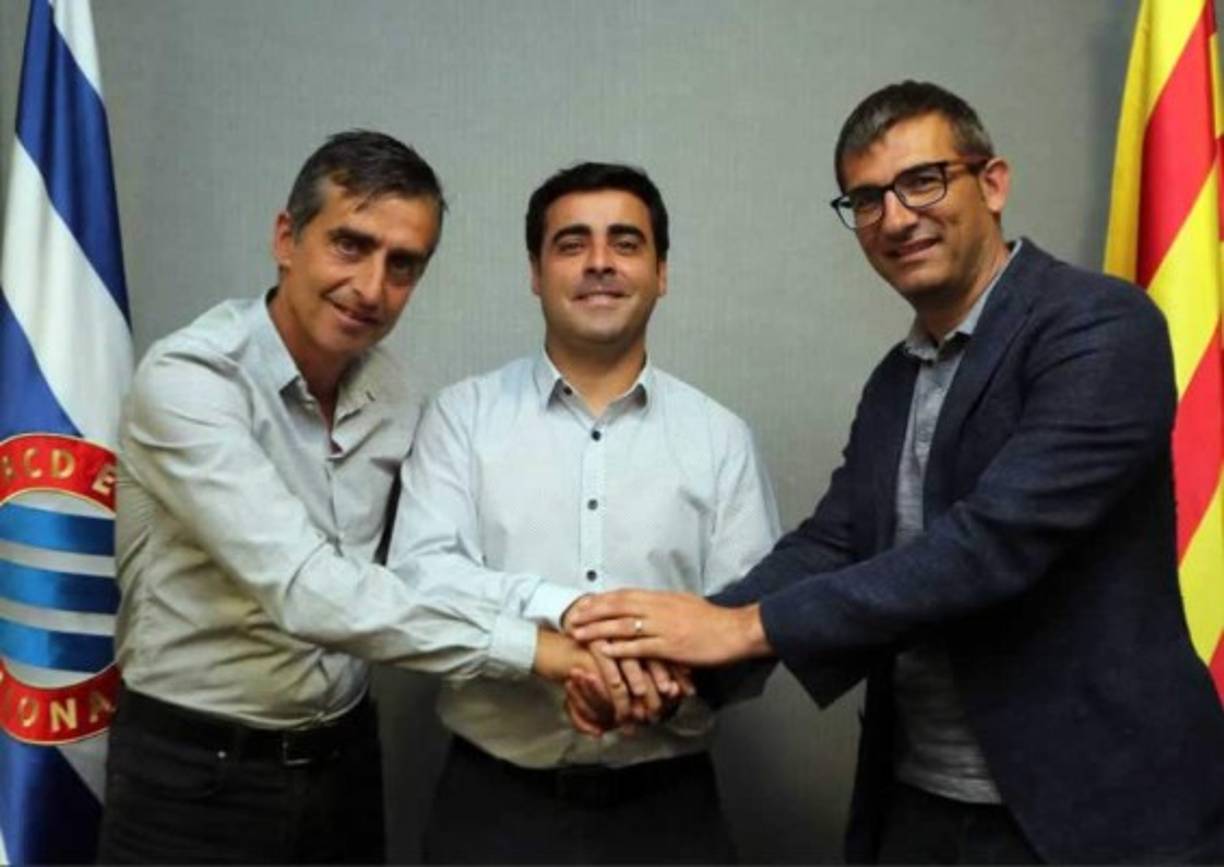 El técnico David Gallego renueva hasta 2020 con el Espanyol, que premia su gran temporada desde que se hizo cargo del equipo tras la destitución de Quique Sánchez Flores. Foto @RCDEspanyol