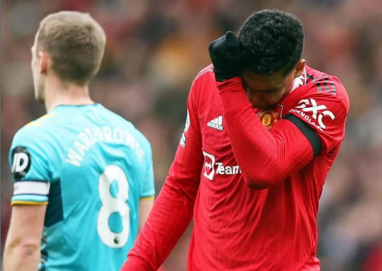 Casemiro se lamentó por su expulsión y empezó a llorar sobre el terreno de juego.