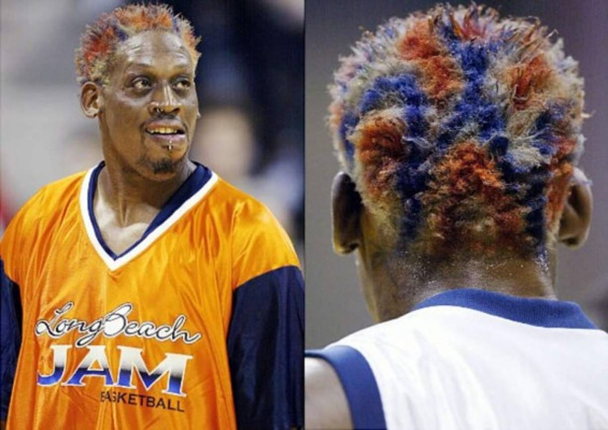 Dennis Rodman, cinco veces campeón de la NBA. Siempre sabía cómo alegrarnos el día con sus looks.