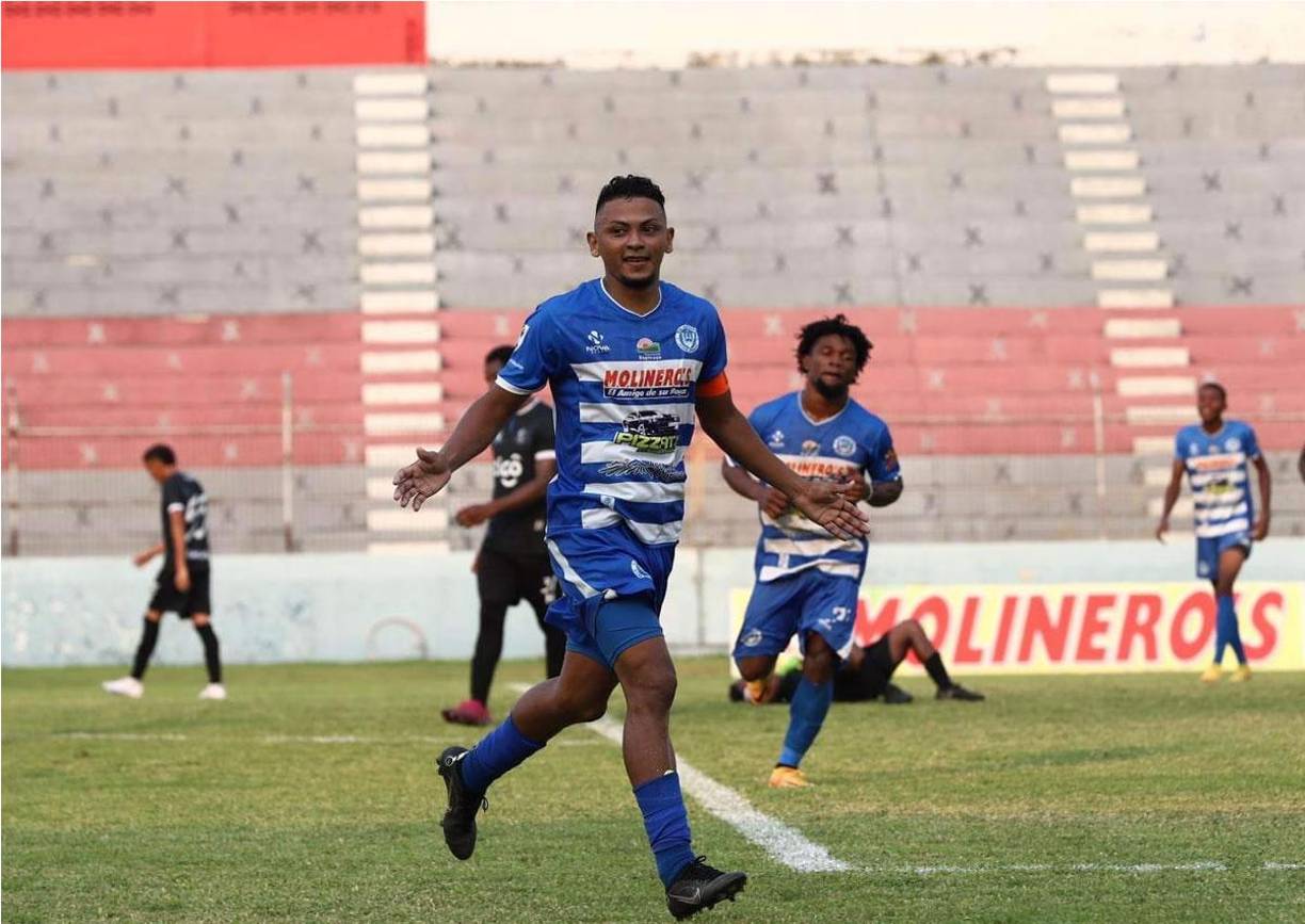 Alexy Vega hizo un golazo para el 2-0 del Victoria sobre el Honduras Progreso.