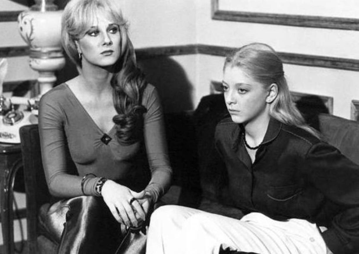 En México comenzó a trabajar en pequeñas puestas en escena y en películas, en 1979 obtuvo un pequeño papel en 'Los ricos también lloran', donde compartió escena con Verónica Castro , Rogelio Guerra y Edith González.