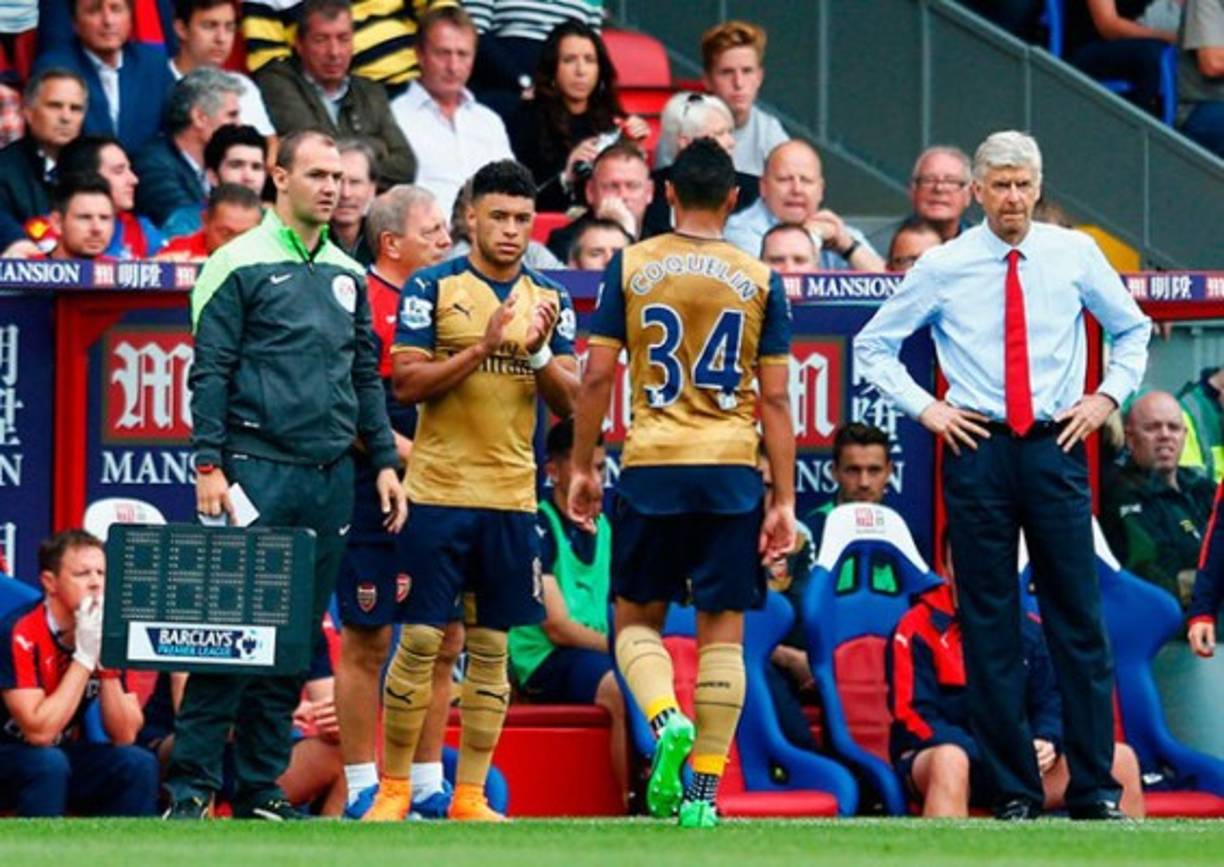 Cuando Alex Oxlade-Chamberlain fichó por el Arsenal proveniente del Southampton, los 'saints' negociaron un bono de 14 mil euros por cada vez que su pupilo jugase 20 minutos en un partido. Sabiendo esto, su técnico Arsène Wenger lo metía de cambio a partir del minuto 72. El problema fue que no tomaron en cuenta el tiempo de descuento y el Southampton sí. Al final les tocó pagar.