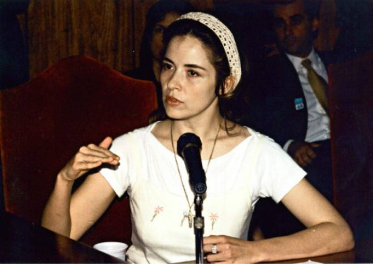 Tras casi un año como prófugos de la justicia, ambos fueron detenidos en Río de Janeiro el 13 de enero de 2000.