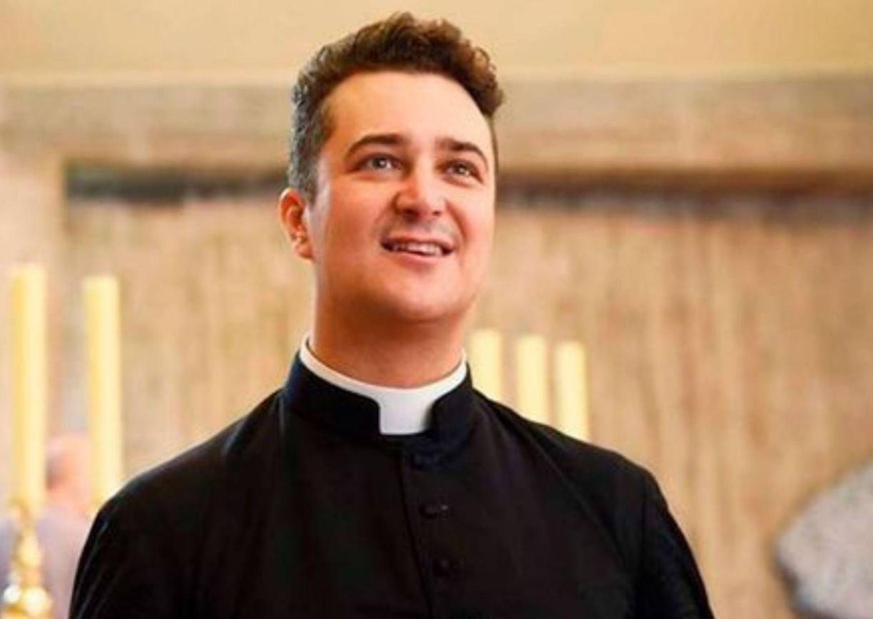 En las fiestas organizadas por el sacerdote participaban médicos, enfermeras, gerentes bancarios y empresarios, reclutados por Spagnesi por internet, informó el medio Il Tirreno. 