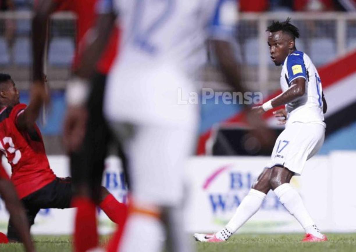 Alberth Elis: Uno de los que estará en el tridente ofensivo de Honduras, viene de anotarle a los trinitecos y lleva peligro con su velocidad.