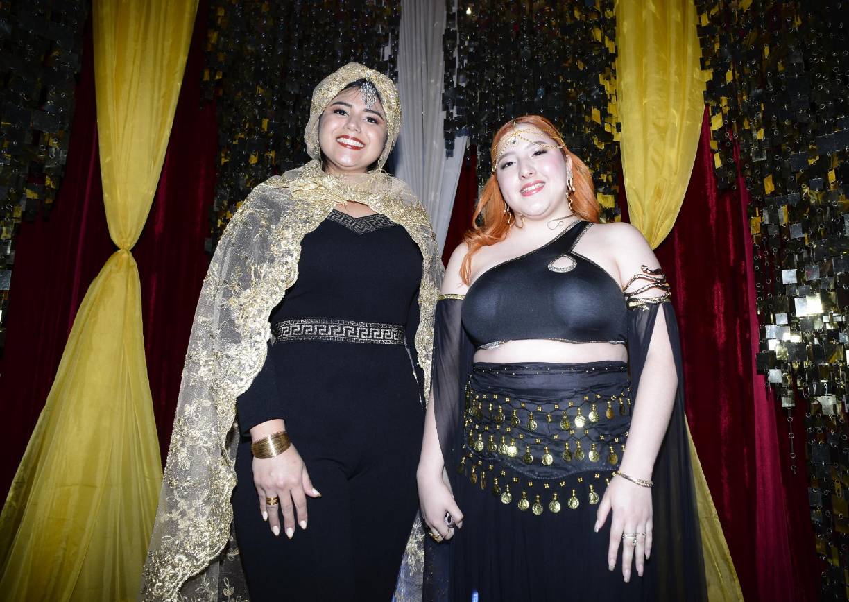 Alejandra Alvarenga y Sg¿hirley Espinoza