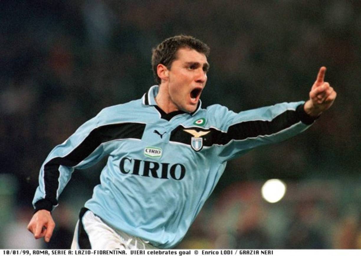 Christian Vieri pasó de la Lazio al Inter por 45 millones de euros.