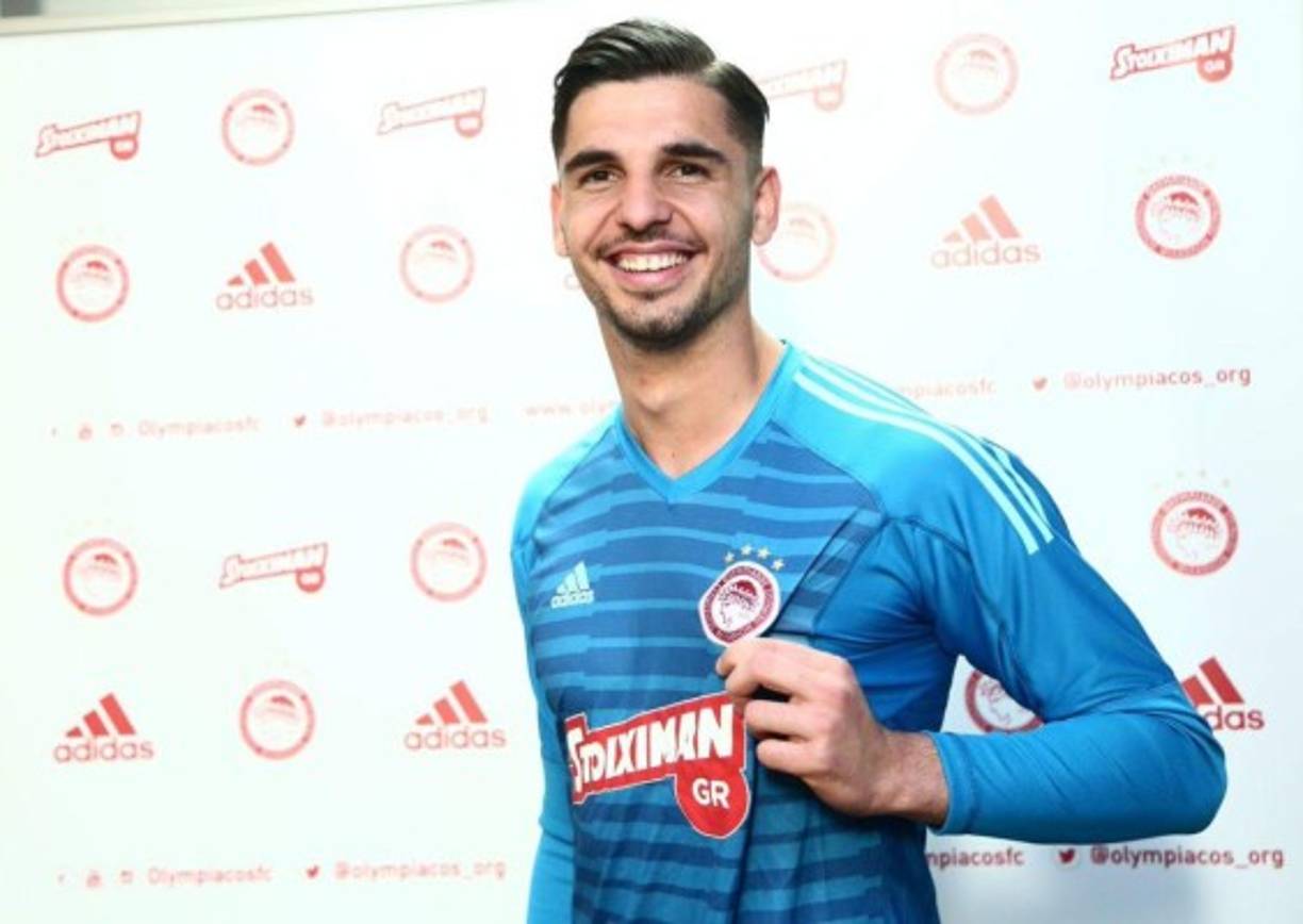 El Olympiacos ha fichado al guardameta griego Marios Siampanis como agente libre. Firma hasta junio de 2023.
