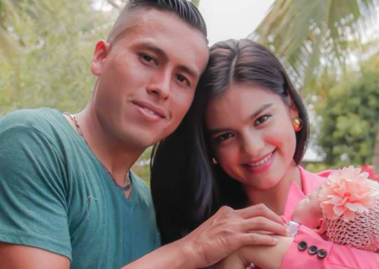 El mediocampista Wimer Fuentes del Marathón conquistó el corazón de la guapa Lilian Mata, periodista de Teleprogreso.