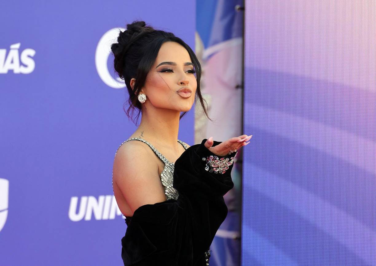La cantante Becky G llega como una de las favoritas, con 10 nominaciones.