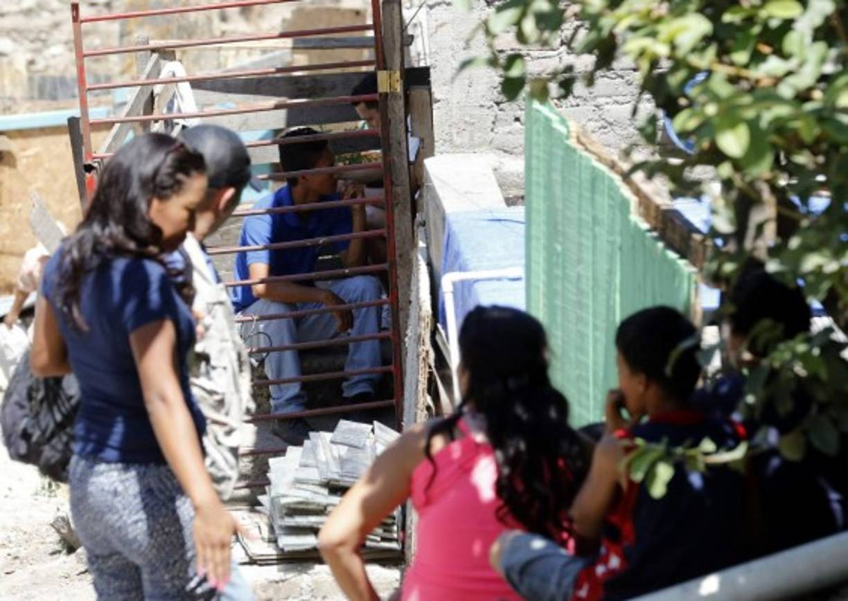 El desconcierto, el miedo y la tristeza invadieron a los miembros de la colonia Las Torres tras las amenazas.