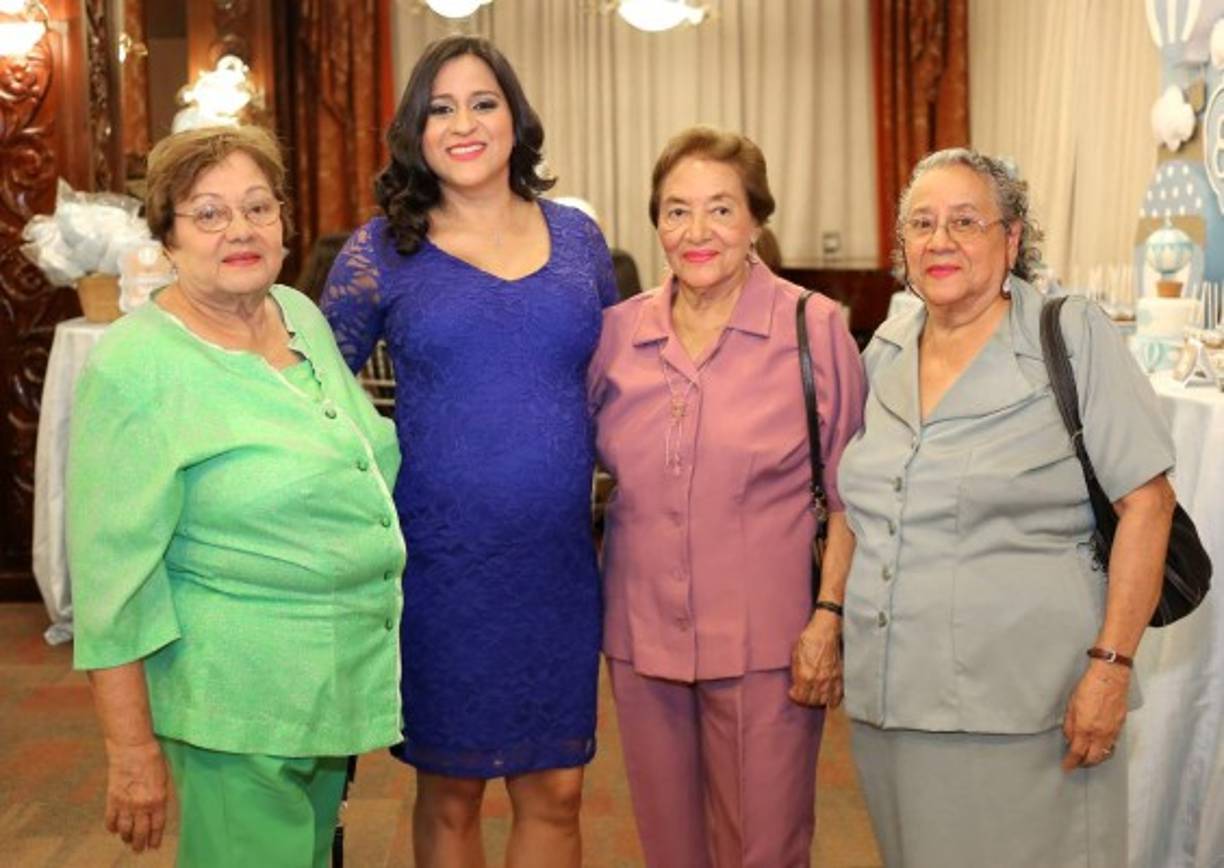 Gladys, Amanda, Silvia y Aura Gaído.