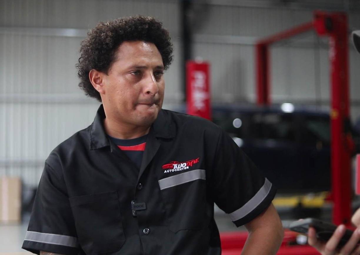 “Cometí muchos errores en mi vida personal y ahora me arrepiento porque desperdicie mucho el tiempo, no lo supe aprovechar, me deje llevar por la fama y las malas amistades que en ese tiempo tenía a mi lado. Yo estaba equivocado creí que eso era lo mejor para mí. Gracias a Dios pude reaccionar y ahora estamos aquí con mi nueva faceta que es para mi bien”, reflexionó. 