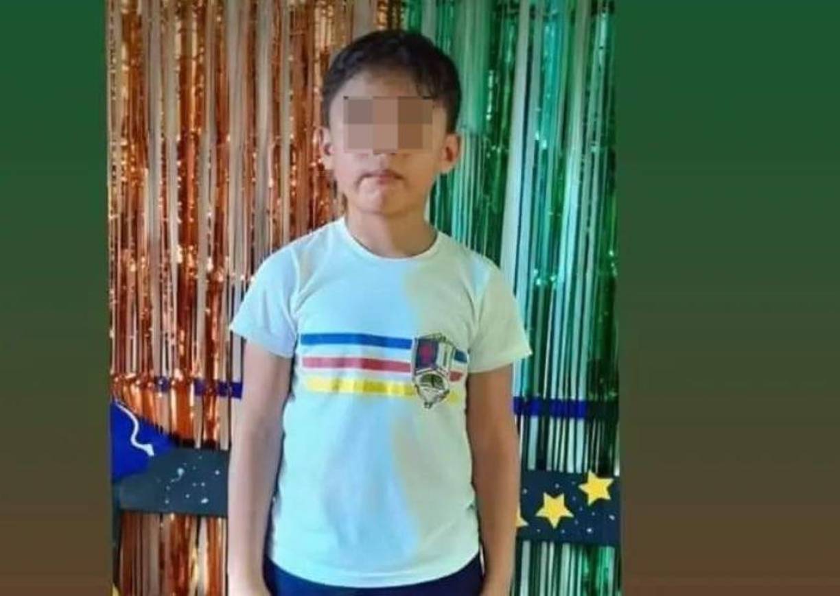 Vecinos y familiares, desesperados, se unieron en su búsqueda durante la noche, organizando una vigilia frente a su vivienda.