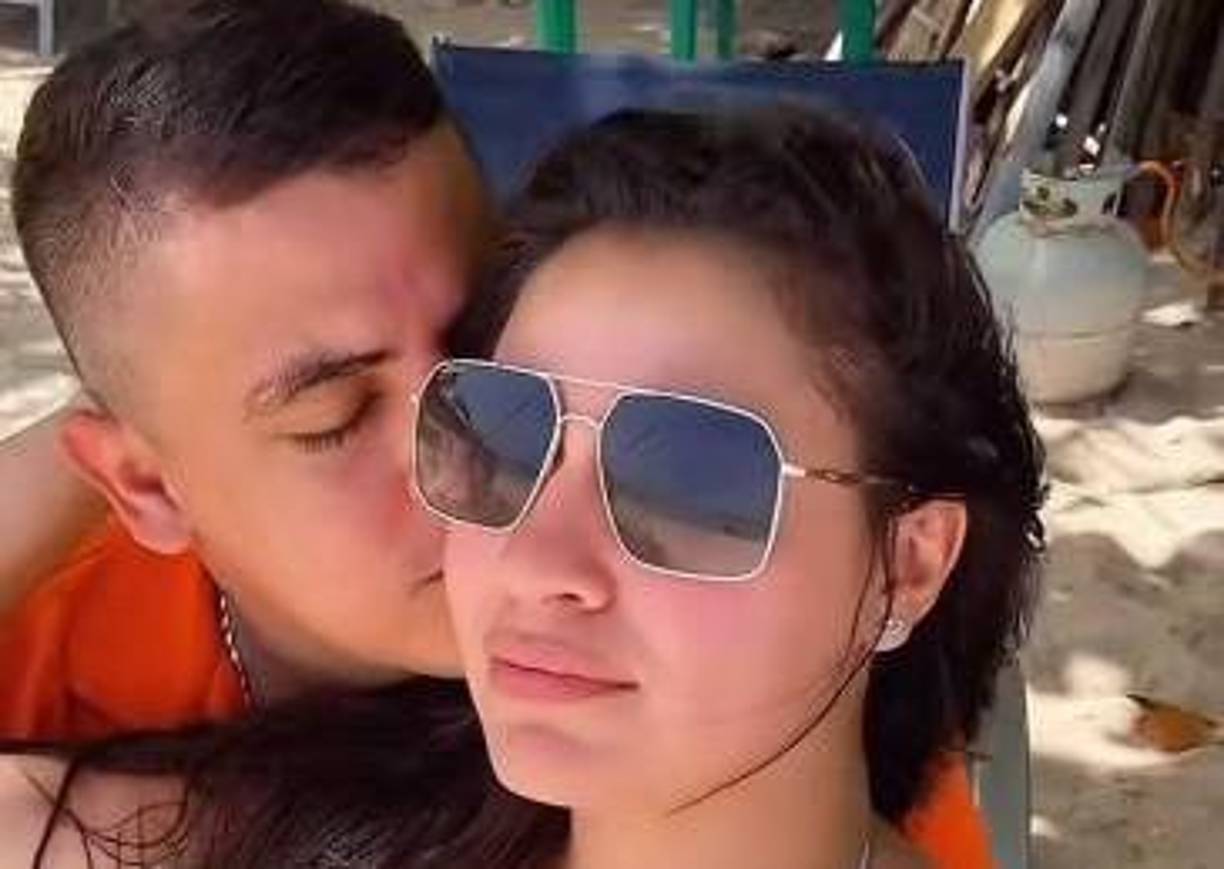 Relató que Javian llevaba tomada de la mano a esa presentadora de televisión. 