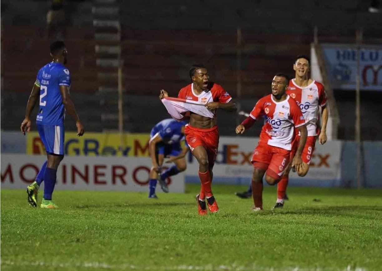 El Vida ganó el Clásico Ceibeño con un gol de Christian Manaiza, quien entró de cambio en el primer tiempo por Gerson Chávez.