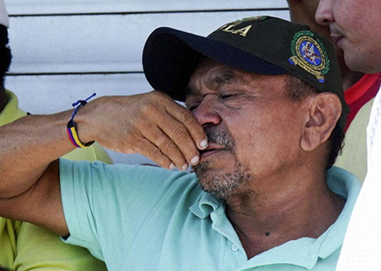 El padre de Luis Díaz se mostró emocionado tras ser liberado y no pudo contener el llanto ante los medios.