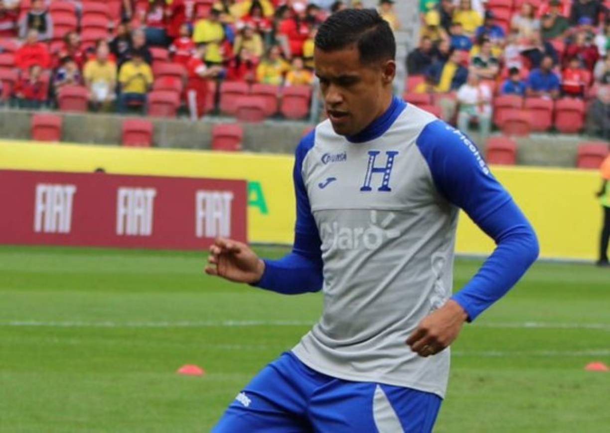 Debido a su poca inactividad en la Liga de Azerbaiyán, Roger Rojas dejó de ser convocado a la selección de Honduras por parte del seleccionador Fabián Coito.