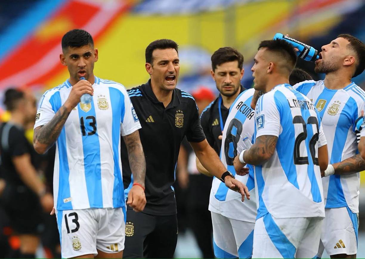 Lionel Scaloni no encontró la fórmula para vencer a Colombia y sufrió dura derrota.