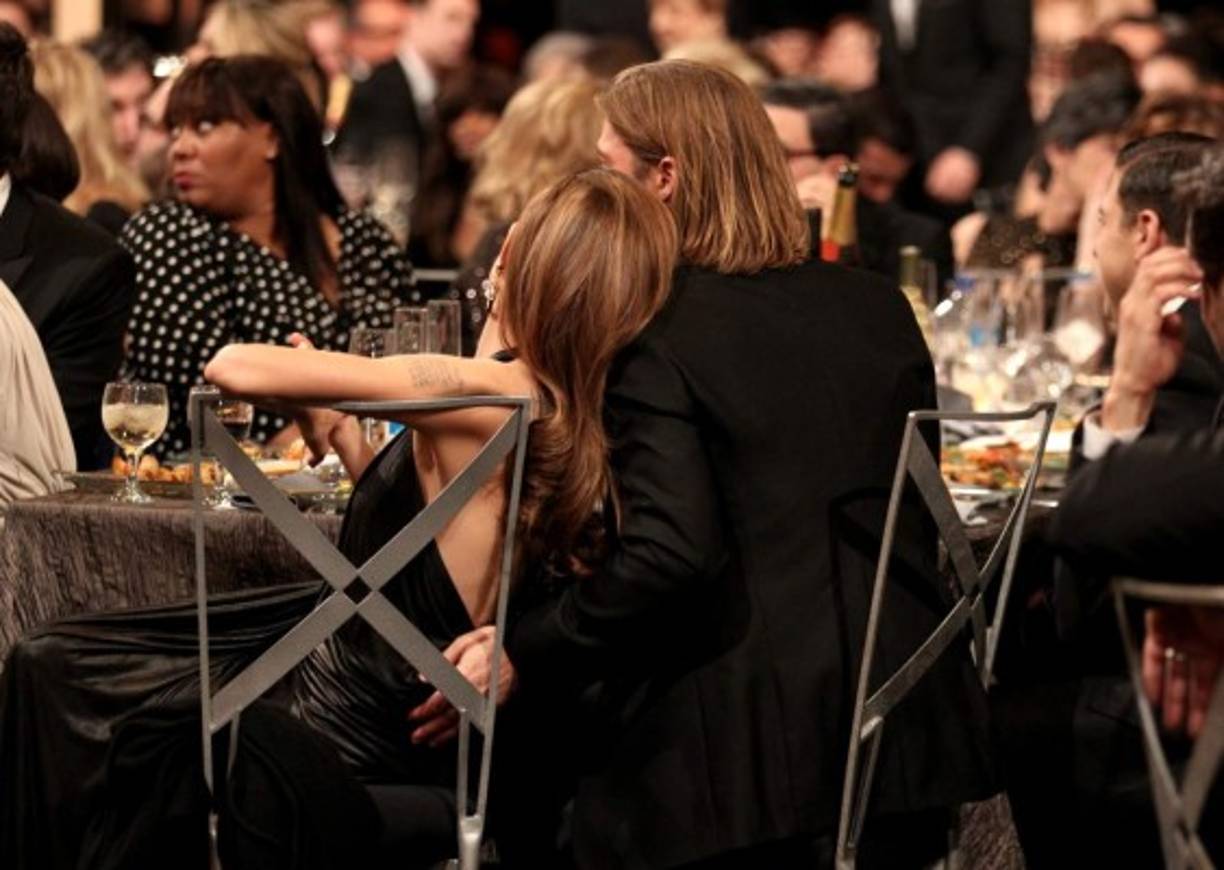 Son el uno para el otro. El matrimonio de Brad Pitt y Angelina Jolie es uno de los más sólidos en Hollywood. 'Tengo mucha suerte con Brad. Él es un verdadero caballero, pero también es un hombre de los pies a la cabeza', así lo define Angelina.