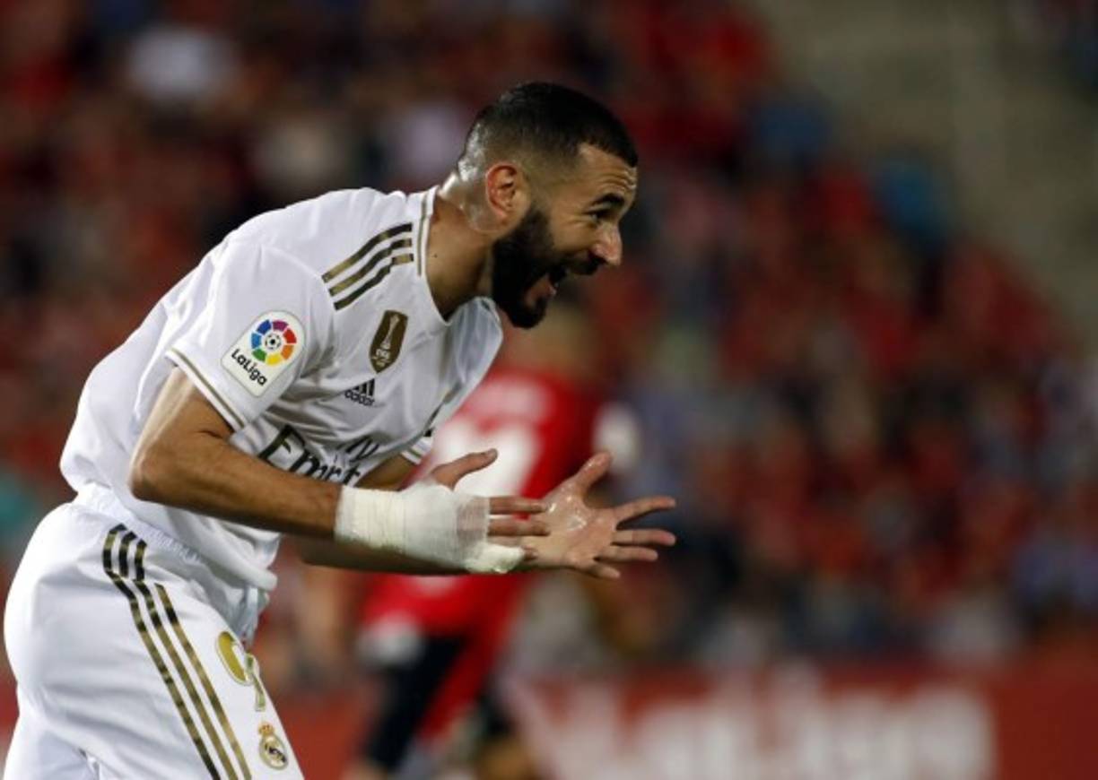 Karim Benzema se lamenta tras fallar una ocasión ante el Mallorca.