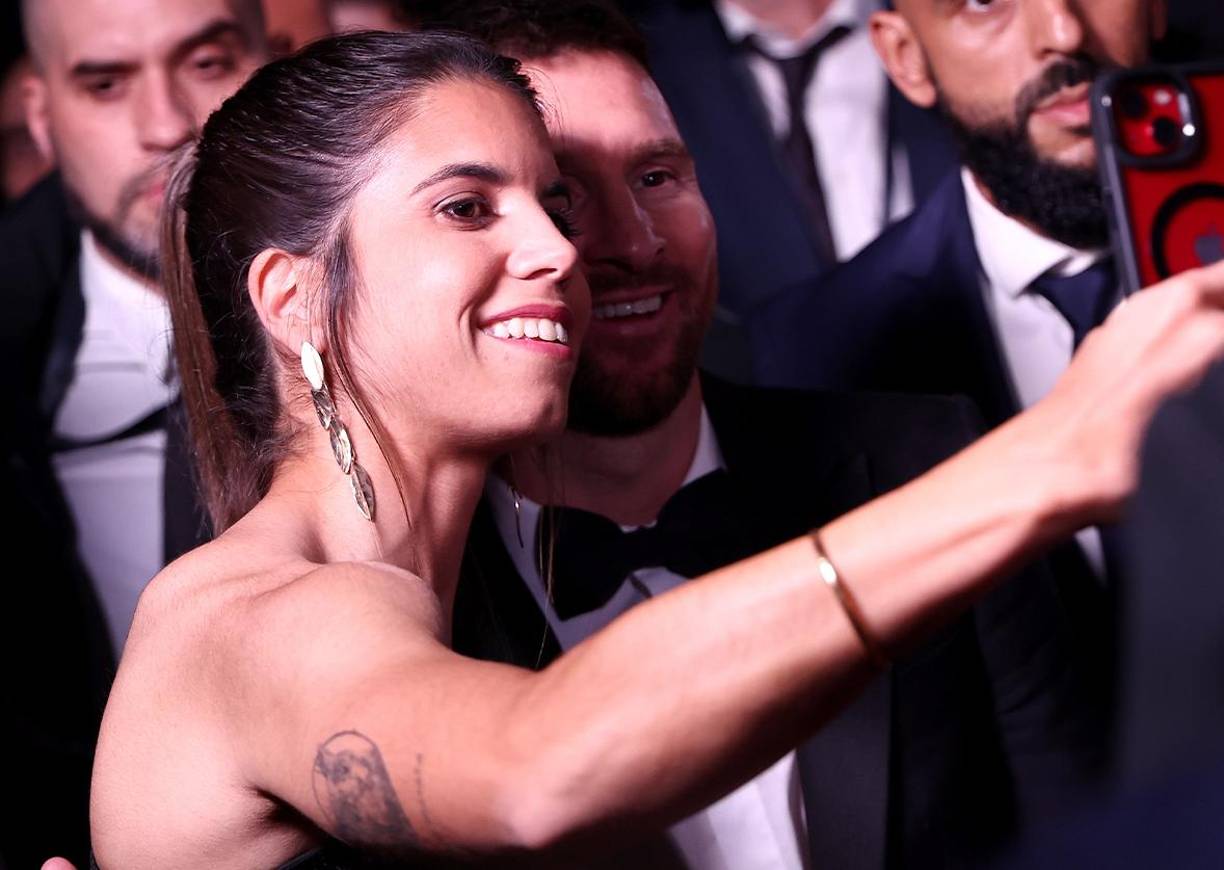 Messi accedió luego de que la futbolista Alba Redondo le pidió una selfie.