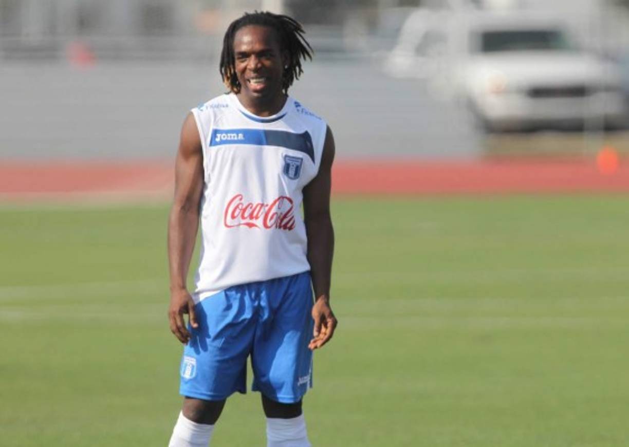 ¿Lo recuerdas? Walter 'Pery' Martínez decidió retirarse del fútbol profesional cuando nadie lo esperaba y luego de haber tenido grandes actuaciones en sus equipos y selección nacional. Hoy te presentamos a lo que se dedica actualmente.