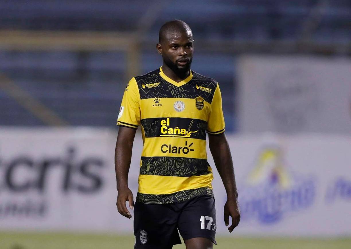 Elison Rivas - El lateral izquierdo tiene contrato con el Real España.