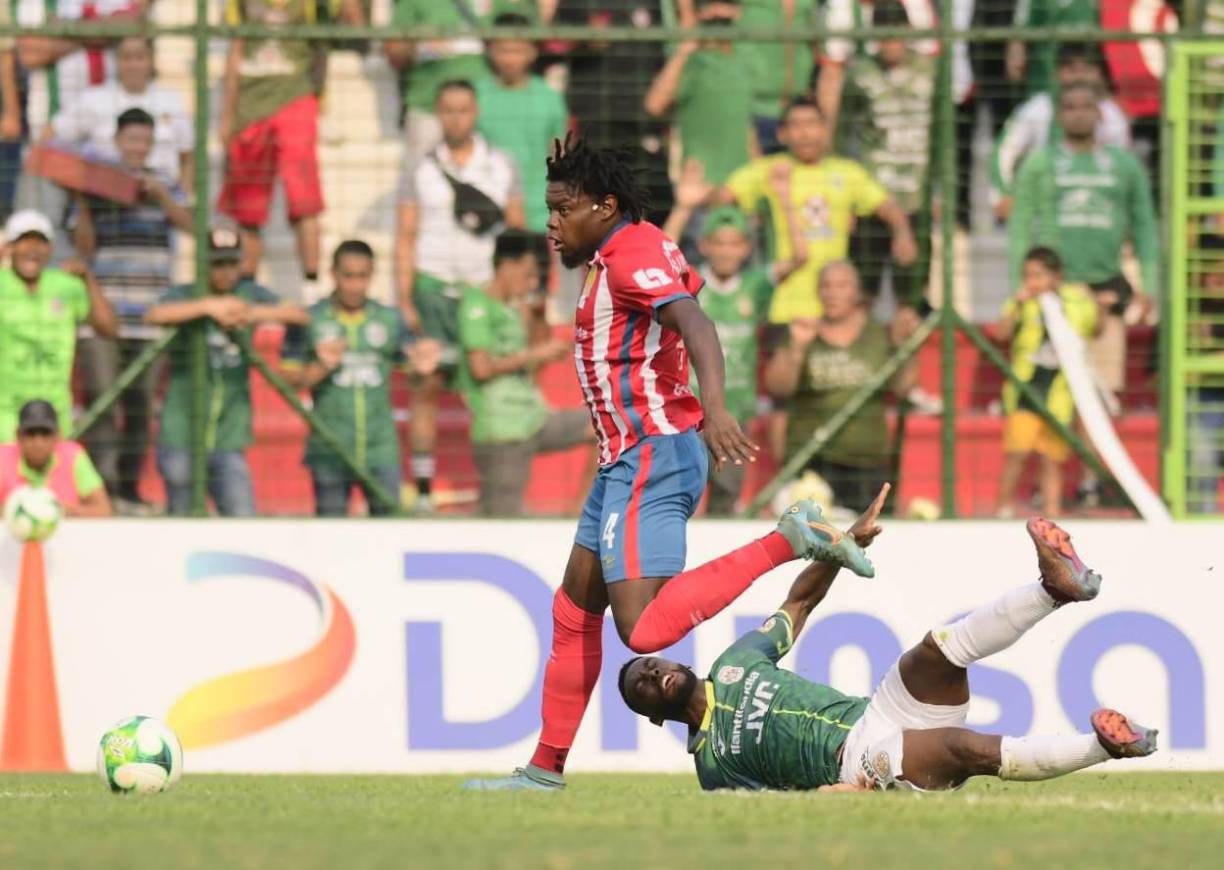 La mala noticia para Marathón es que su goleador Clayvin Zúniga se lesionó en el primer tiempo.