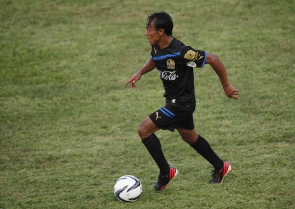 Javier Portillo: Fue el volante por la banda izquierda.