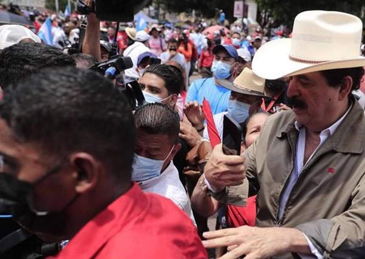 El también asesor presidencial, en uno de los momentos más curiosos de su discurso, denunció que lo intentaron “bolsear”, haciendo referencia que querían robarle su billetera. 