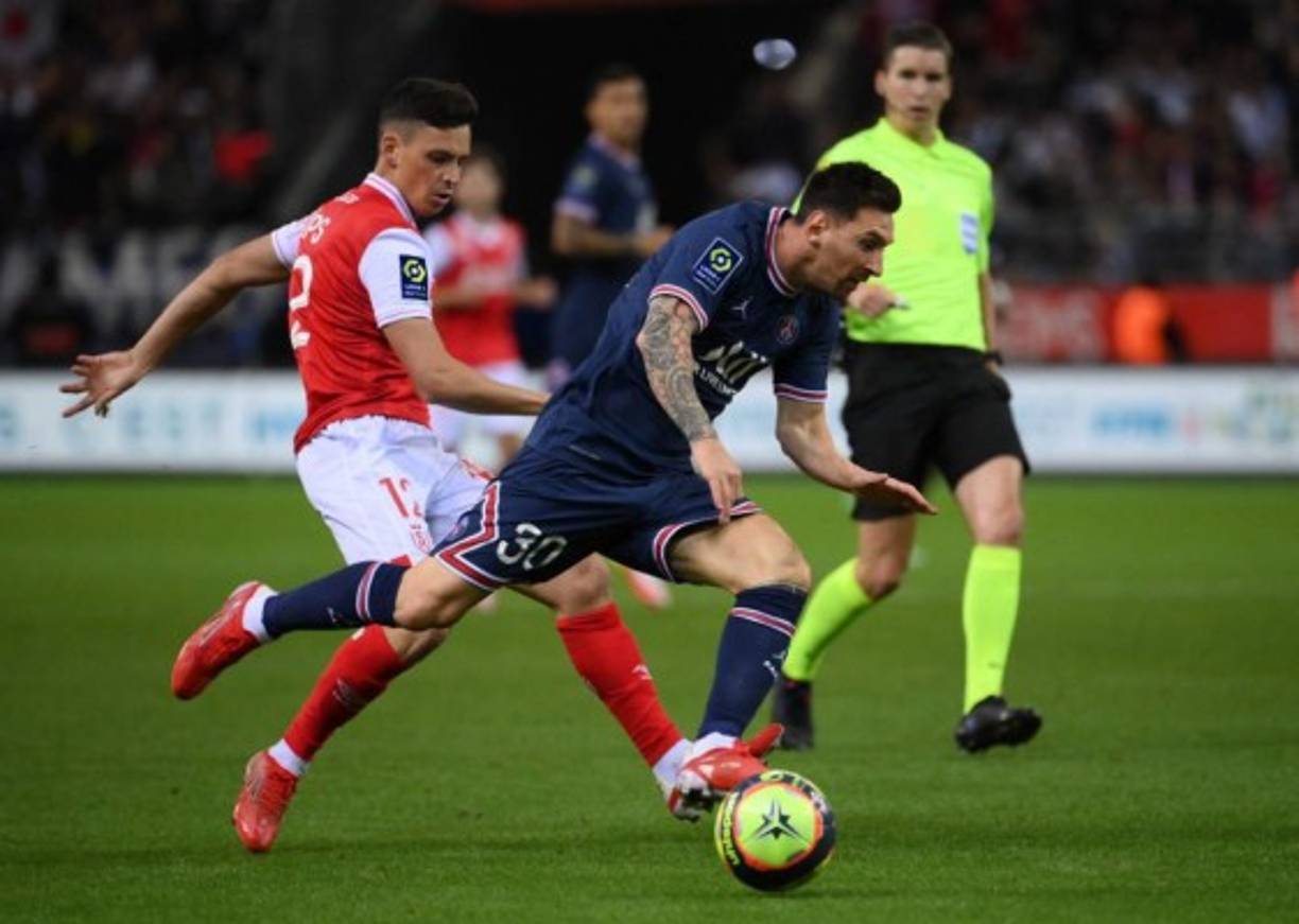 El ingreso de Lionel Messi se robó todos los flashes de lo que fueron los últimos minutos del partido. Ni Reims ni PSG elaboran juego como para llegar al arco rival.