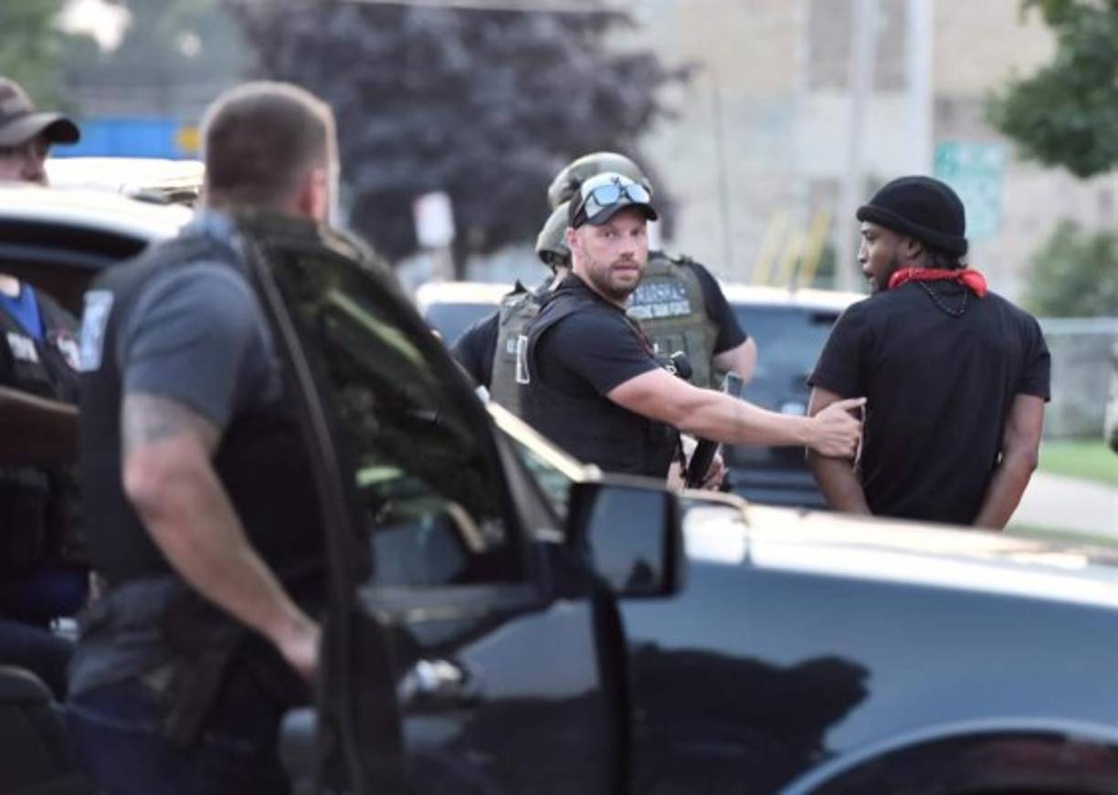 El mandatario ya ha aprovechado el suceso para reforzar su mensaje de 'ley y orden' de cara a las elecciones de noviembre, en las que opta a la reelección; mientras que la campaña de su rival, el demócrata Joe Biden, le ha acusado de incitar a la violencia.