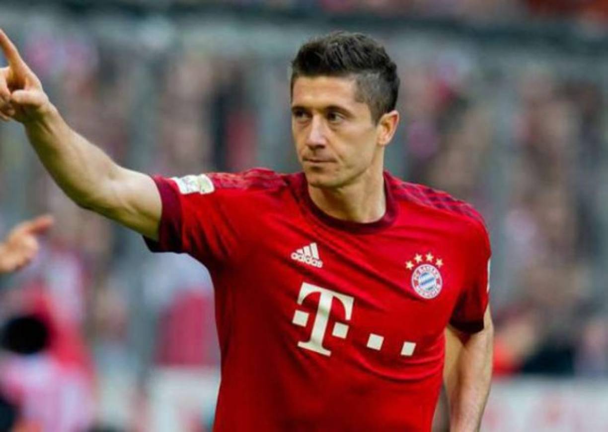 Y para concluir, aparece el polaco Robert Lewandowski que actualmente es dirigido por Guardiola en el Bayern.