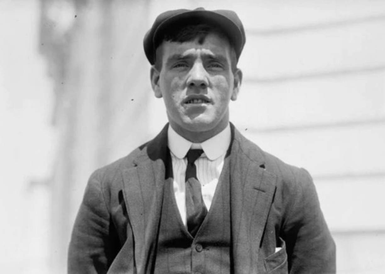 Frederick Fleet (24), primer tripulante en ver el iceberg.